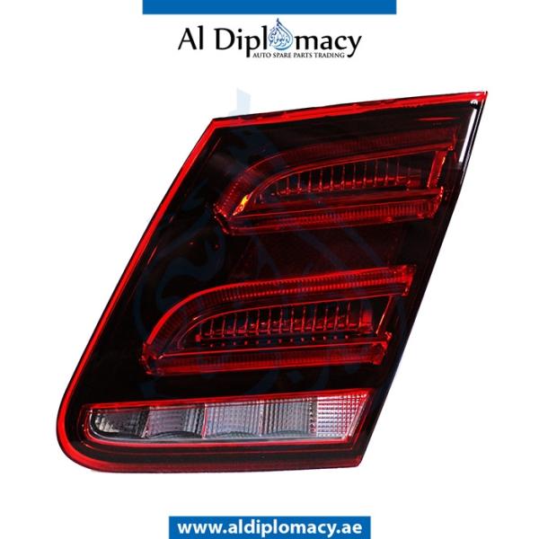 TRUNK LID STOPLIGHT RIGHT