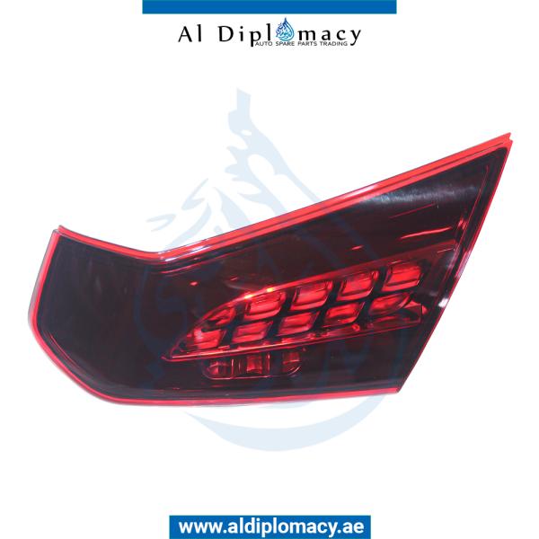 TRUNK LID STOPLIGHT RIGHT