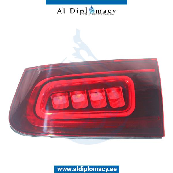 TRUNK LID STOPLIGHT 2018 LOOK RIGHT