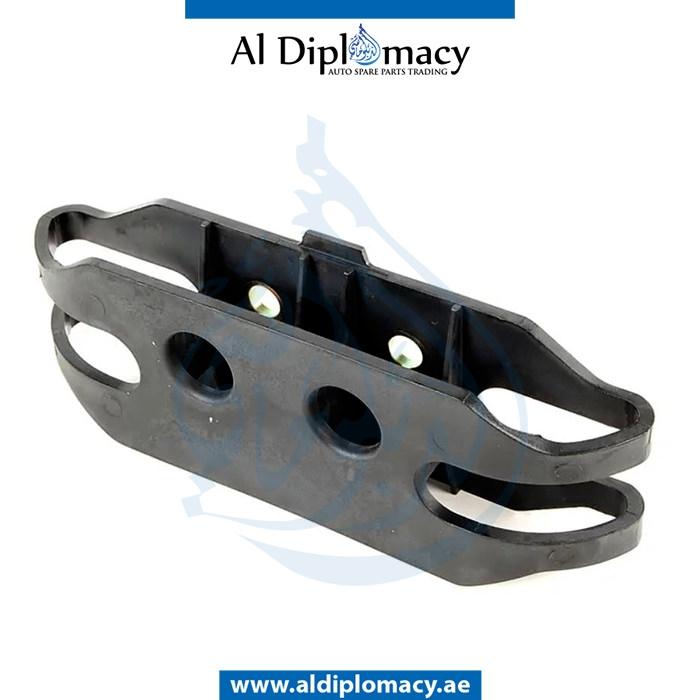 REAR FENDER CLIP
