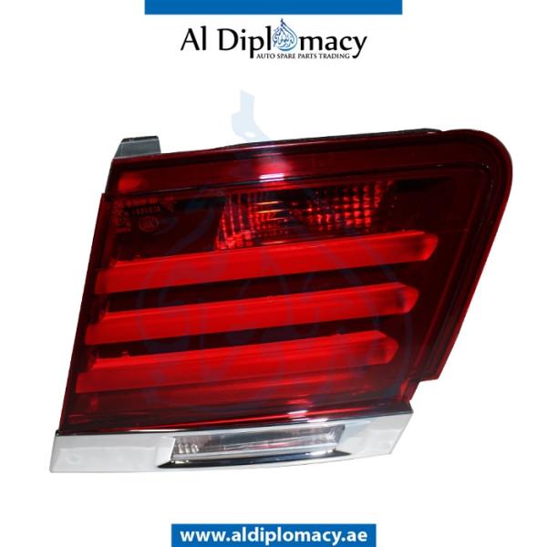 TRUNK LID STOPLIGHT RIGHT