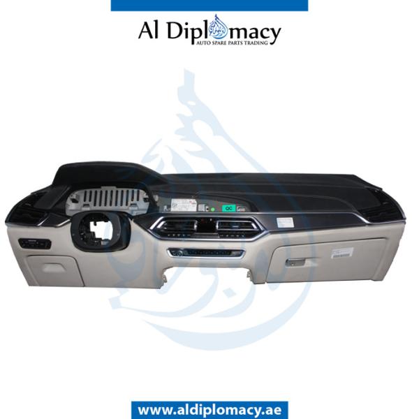 DASHBOARD BLACK AND BEIGE WITH HEAD UP DISPLAY COMPLETE