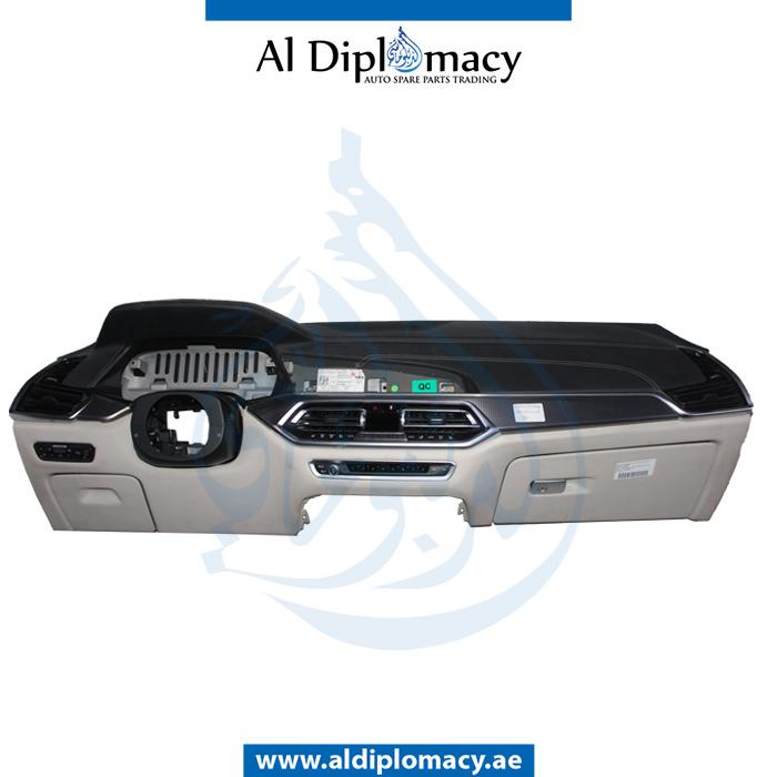 DASHBOARD BLACK AND BEIGE WITH HEAD UP DISPLAY COMPLETE